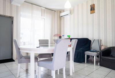 Vanzare vilă cu 2 unitati locative independente in Pantelimon, Central - 1