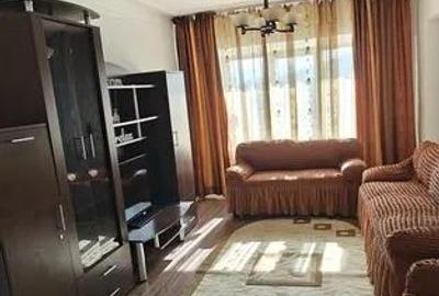 Apartament cu 4 camere decomandat, mobilat în Nicolina