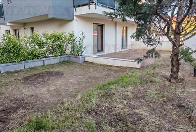 Apartament cu 3 camere decomandat în Drumul Taberei
