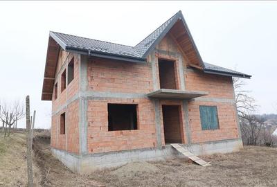 Casa cu 8 camere, 900 mp teren, la rosu in Rediu - 3
