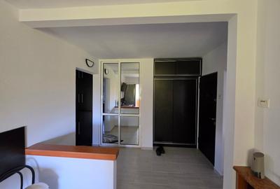 Apartament cu 2 camere decomandat, mobilat în Anda