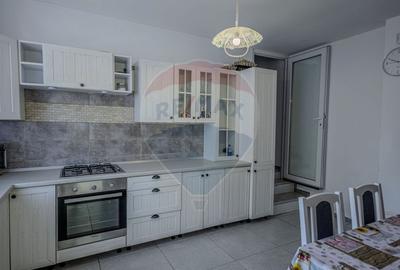 Casă individuală cu 3 camere în Central