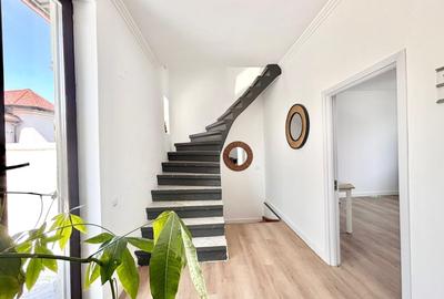 Casă cu 7 camere în Capitale