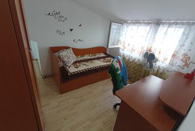 Apartament cu 2 camere decomandat, mobilat în Nicolina