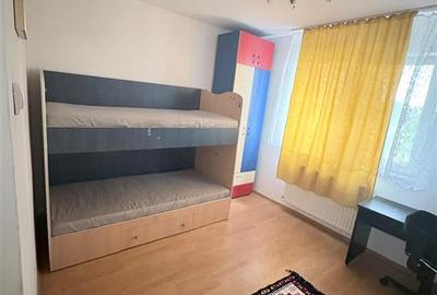 Apartament cu 3 camere decomandat în Griviței