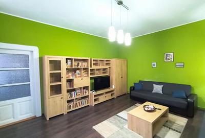 Apartament central, 2 camere, centrala gaz. 390 E/lună. Comision 0 - 3
