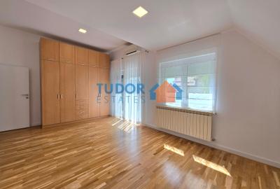 Renovated 6 Bedroom Luxury Villa with Private Garden, Swimming Pool & Sauna - 16