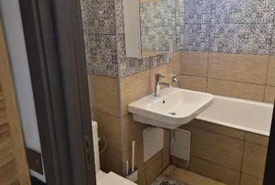 Apartament cu 2 camere semidecomandat, mobilat în Titan