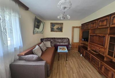 Apartament cu 4 camere decomandat în Colentina