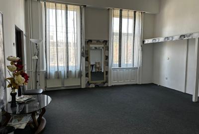 Apartament la casa cu 4 camere, luminos, ultracentral - 2