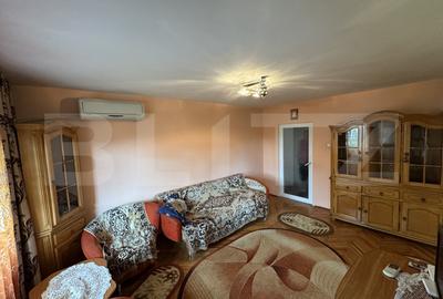 Apartament cu 4 camere decomandat, mobilat în Central