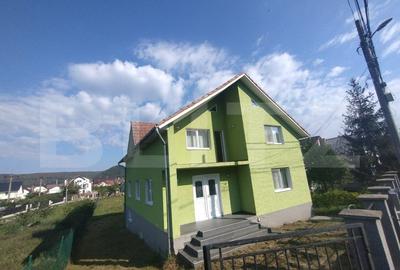 Casă individuală cu 7 camere în Beclean