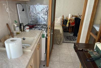 Apartament 2 camere , zona ultracentrala - Piata Moldovei , et 2 , decomandat , - 9