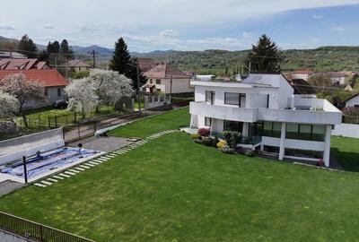 Vila de lux 5 camere +1500mp teren Cisnadie - 18