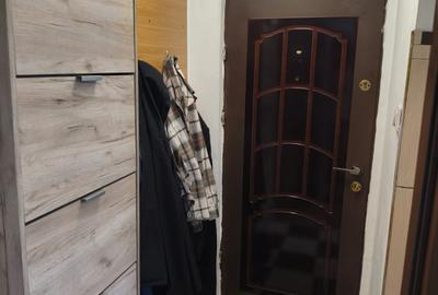 Apartament cu 2 camere semidecomandat în Berceni