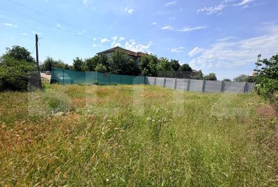 Teren Construcții intravilan de 700 mp, în Exterior Est