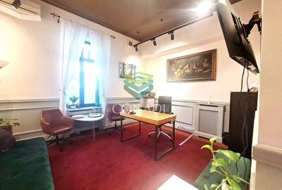Casă cu 9 camere în Romană