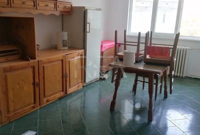 Apartament cu 3 camere decomandat în Gorjului