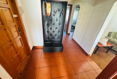 3 camere, decomandat, 2 balcoane,termositem,gaze in  zona semicentrala - 7