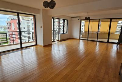 Apartament cu 4 camere decomandat, mobilat în Barbu Văcărescu