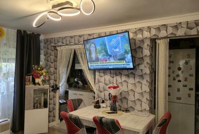 Apartament cu 3 camere decomandat în Podu Roș