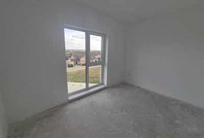 Apartament penthouse 4 camere, teresa 61 mp, Arad, comision 0 - 5