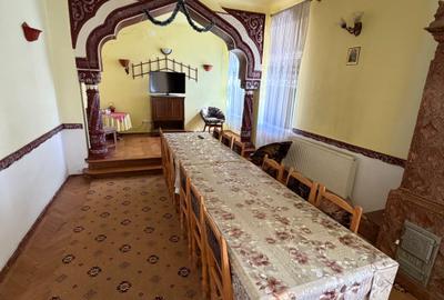 Vilă istorică de vânzare  Castel Aura Buzescu Bușteni  str. Victoriei nr. 11 - 18