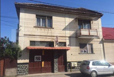 Casă individuală cu 4 camere în 14 Mai