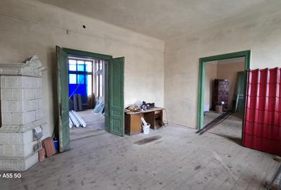 Casa de vanzare  - Ilia, str. Traian , nr. 2 - 8