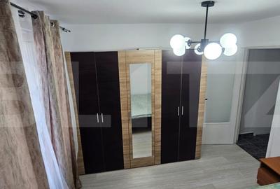 Apartament cu 3 camere decomandat, mobilat în Craiter