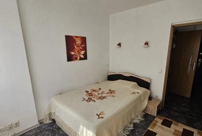 Apartament cu 2 camere semidecomandat în Universitate