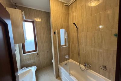 Apartament 3 camere, garaj si boxa - zona Centrala-Prefectura - 32
