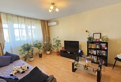 Apartament cu 4 camere în Micro 18