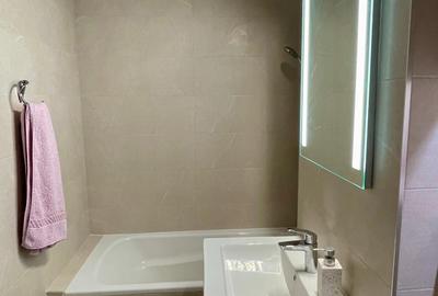 Apartament 3 camere, decomandat, zonă ultracentrală, bloc Mobilux, etaj 1 - 11