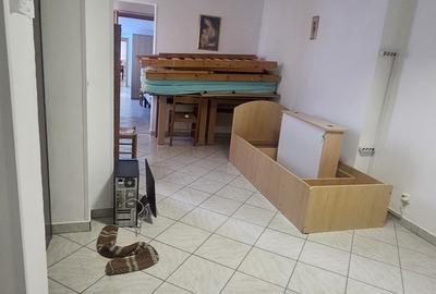 Domenii Inchiriez casa singur in curte 4 cam 4 bai curte libera 150 mp centala g - 8