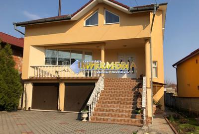 Casa deosebita  D+P+E de vanzare CETATE cu 900 mp. teren - 1