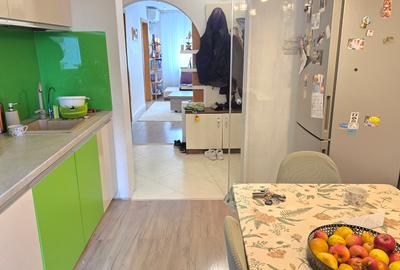 Vand apartament 4 camere decomandat  Deva, Ion Creanga (Al. Neptun), etaj 3 - 2