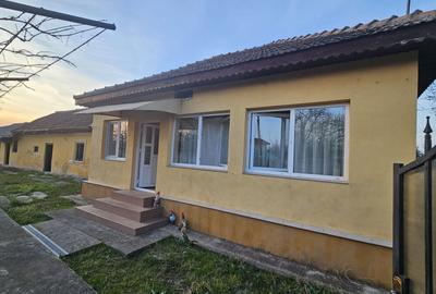 Casă individuală cu 3 camere în Pielești