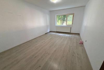 Apartament cu 3 camere decomandat 72 M² cu balcon și pivniță - 1
