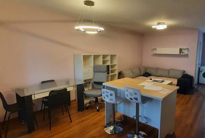Apartament cu 3 camere decomandat, mobilat în Păcii