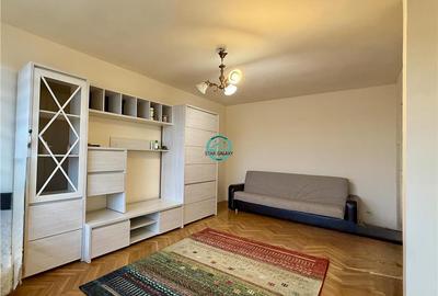 Apartament tip penthouse cu 5 camere de inchiriat, zona Poli 2 - 4