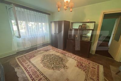 Apartament cu 2 camere semidecomandat, mobilat în Botizului