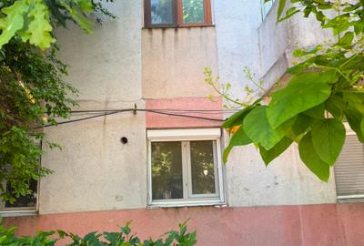 De VÂNZARE: Apartament e cu 3 camere, Decomandat – Etaj 1/3 - 7