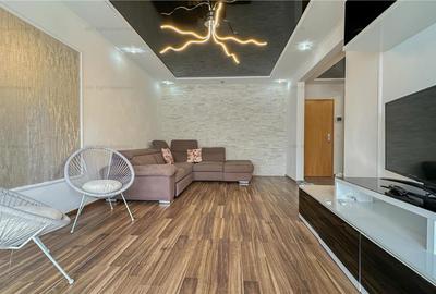 Apartament cu 3 camere decomandat, mobilat în Tractorul