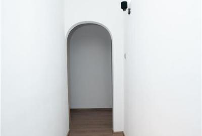 Apartament de vanzare cu 3 camere(transformat din 4 camere) pe Bld Dacia - 11
