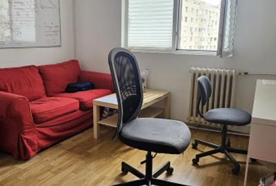 Apartament cu 2 camere decomandat în Titan
