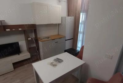 Apartament cu 3 camere, mobilat în Titan