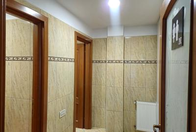 Cladire  de  birouri/showroom  -760 mp/7.5  euro/mp+tva /Zona  13 Septembrie - 19