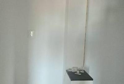 De vânzare apartament 2 camere decomandat | Zona 8 Mai - 13