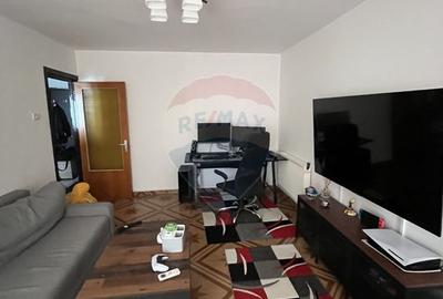 Apartament cu 3 camere decomandat în Gorjului